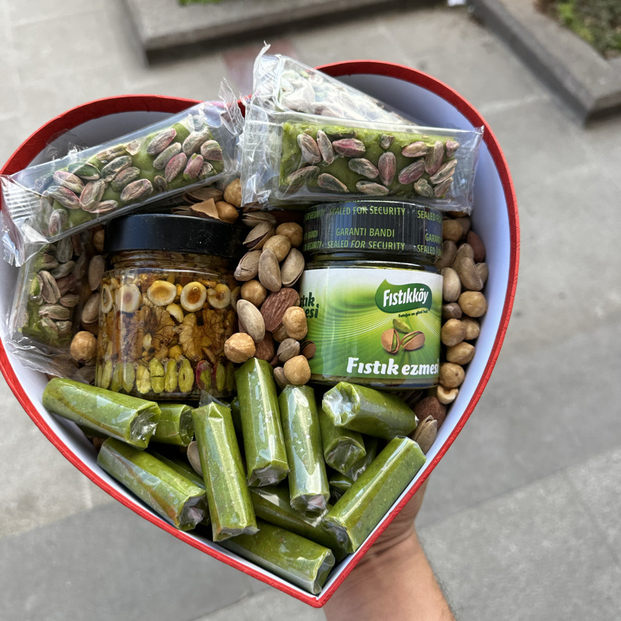 Çerezli kalpli kutu